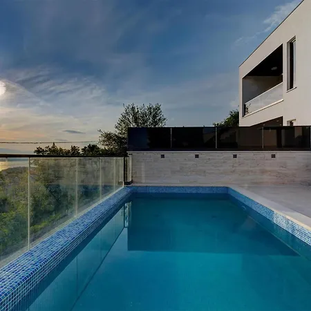Cozy In With House Sea View
