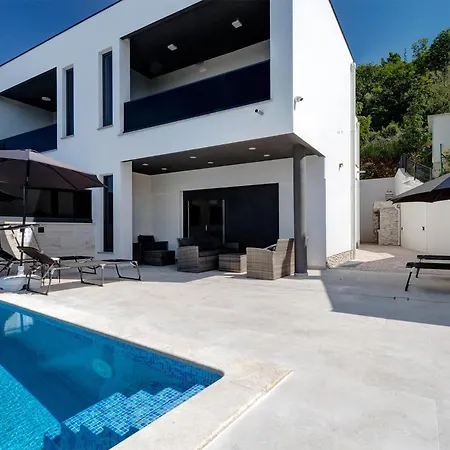 Holiday home Cozy In With Sauna Dramalj